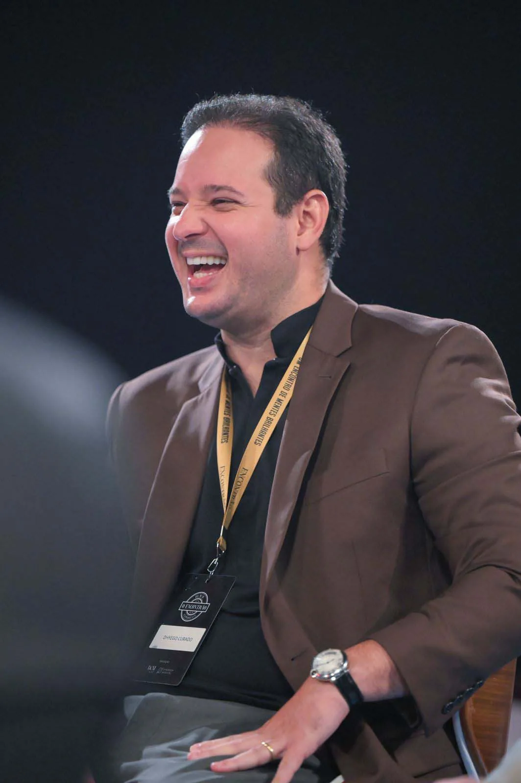 Dr. Dhyego Curado sorrindo em evento
