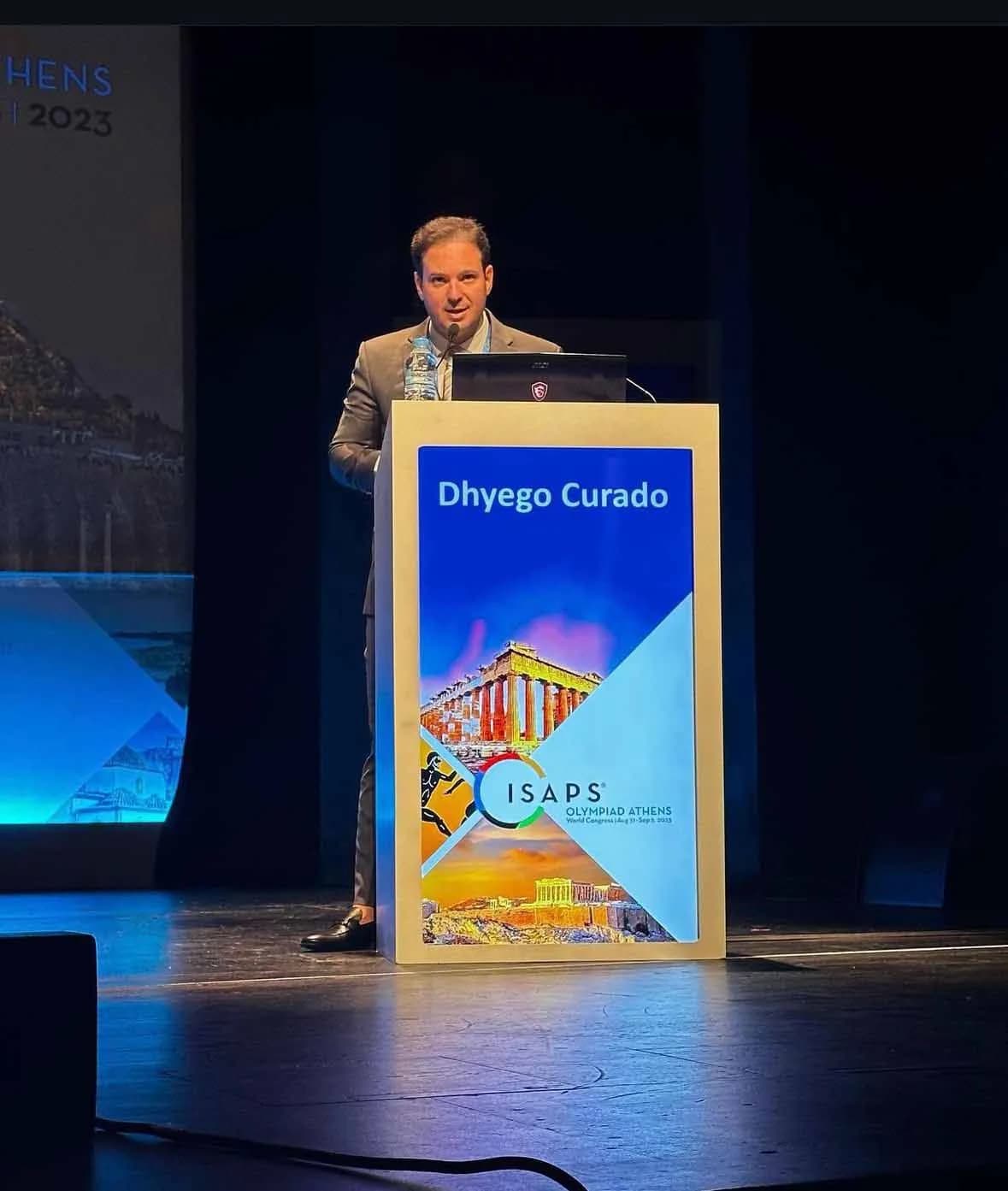 Dr. Dhyego Curado palestrando em congresso internacional